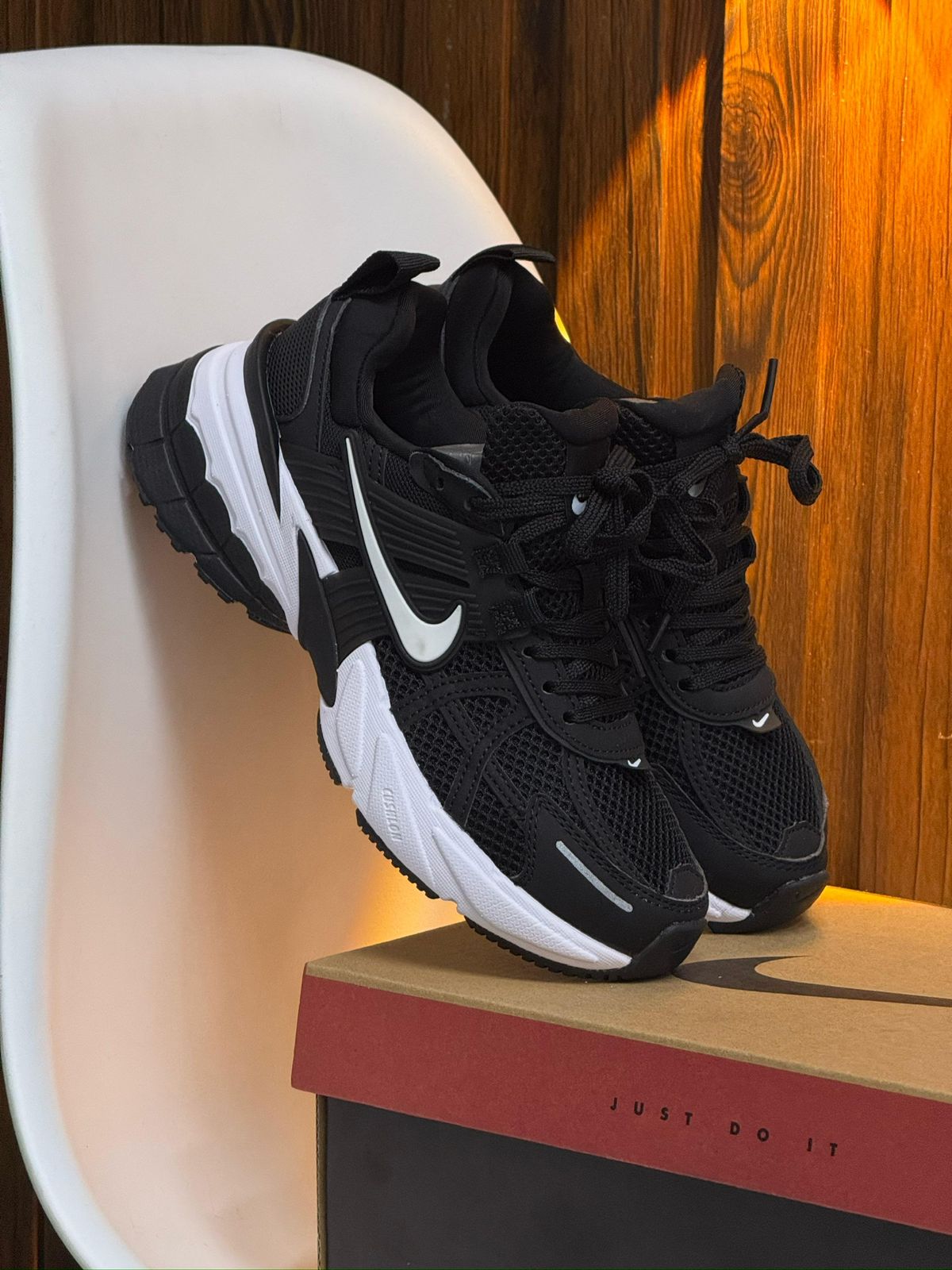 NIKE V2K NEGRA