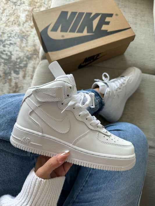 NIKE AIRFORCE BOTA BLANCA