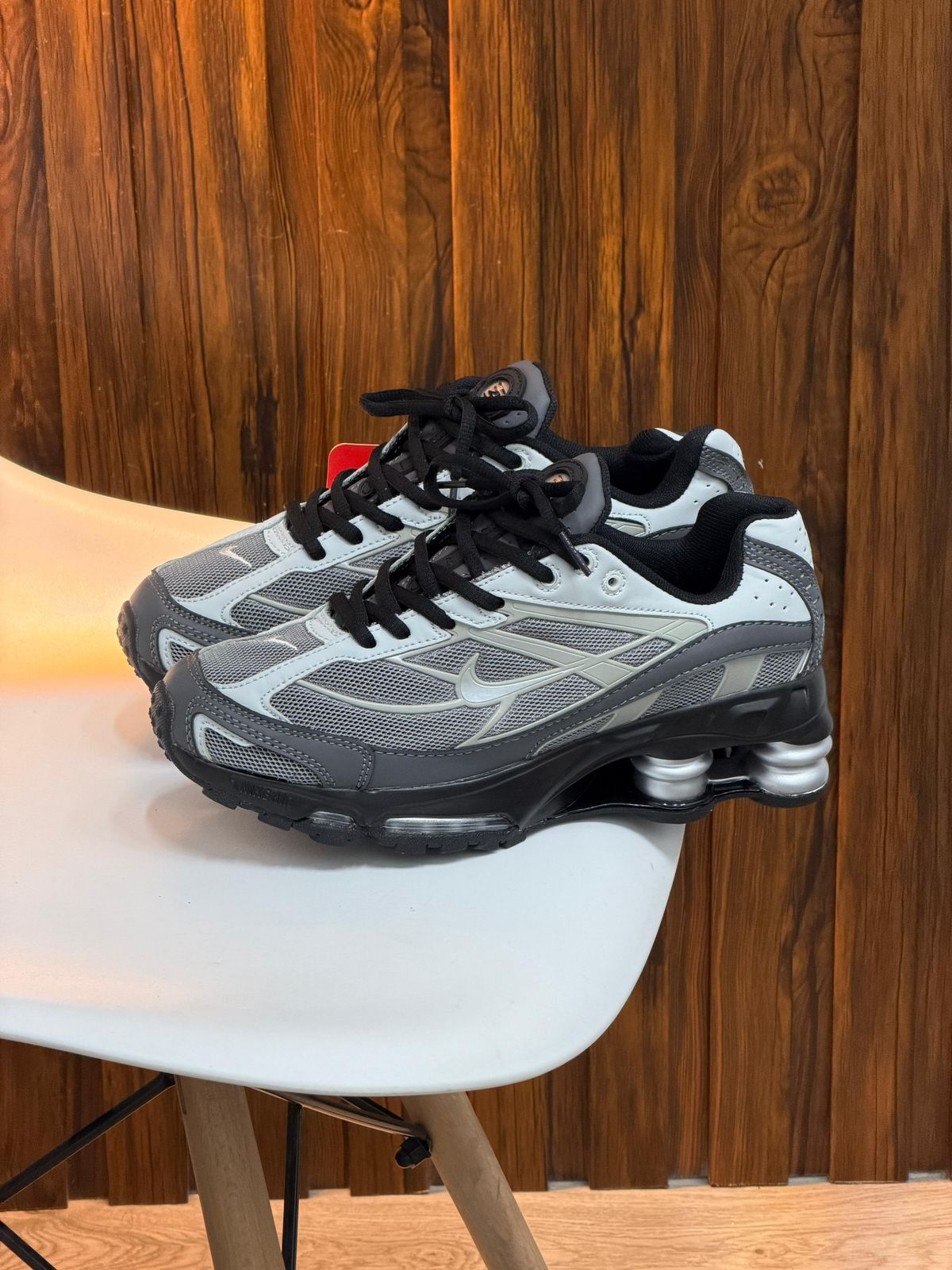 NIKE SHOX GRIS