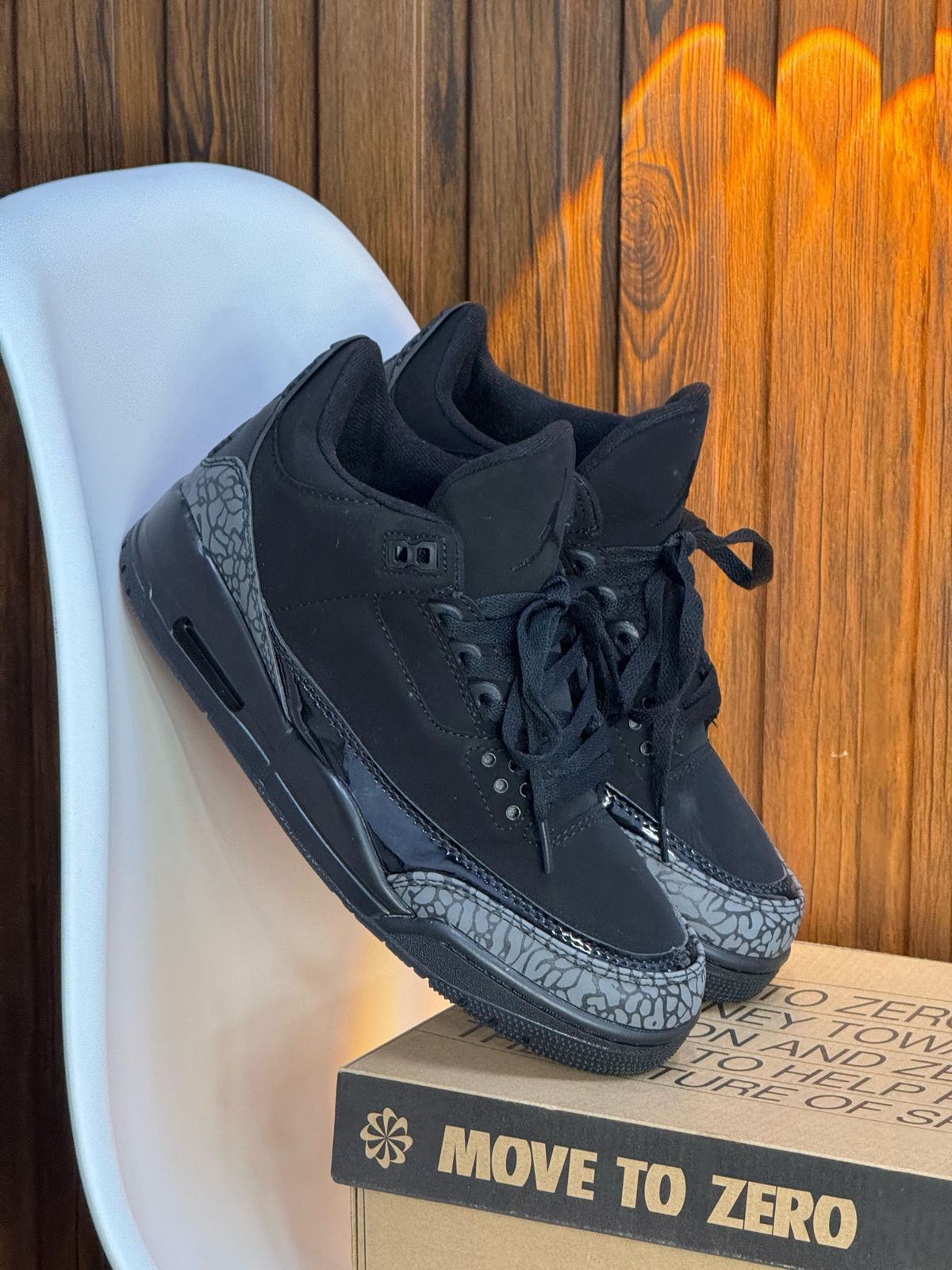 NIKE RETRO 3 NEGRA