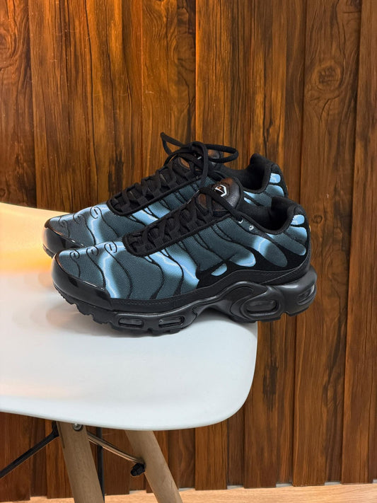 NIKE TN NEGRA