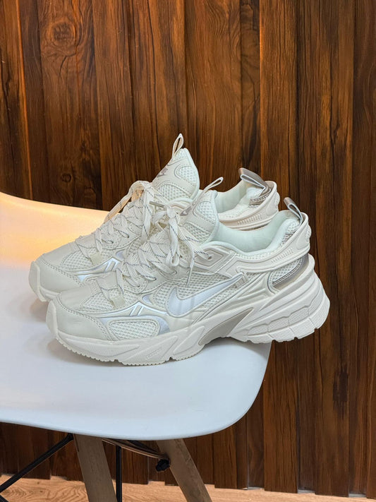 NIKE VOMERO