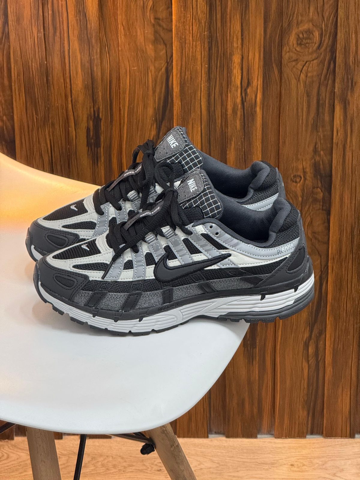 NIKE P6000 NEGRA