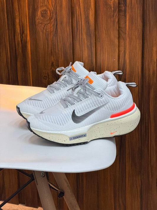NIKE ZOOM INVINCIBLE