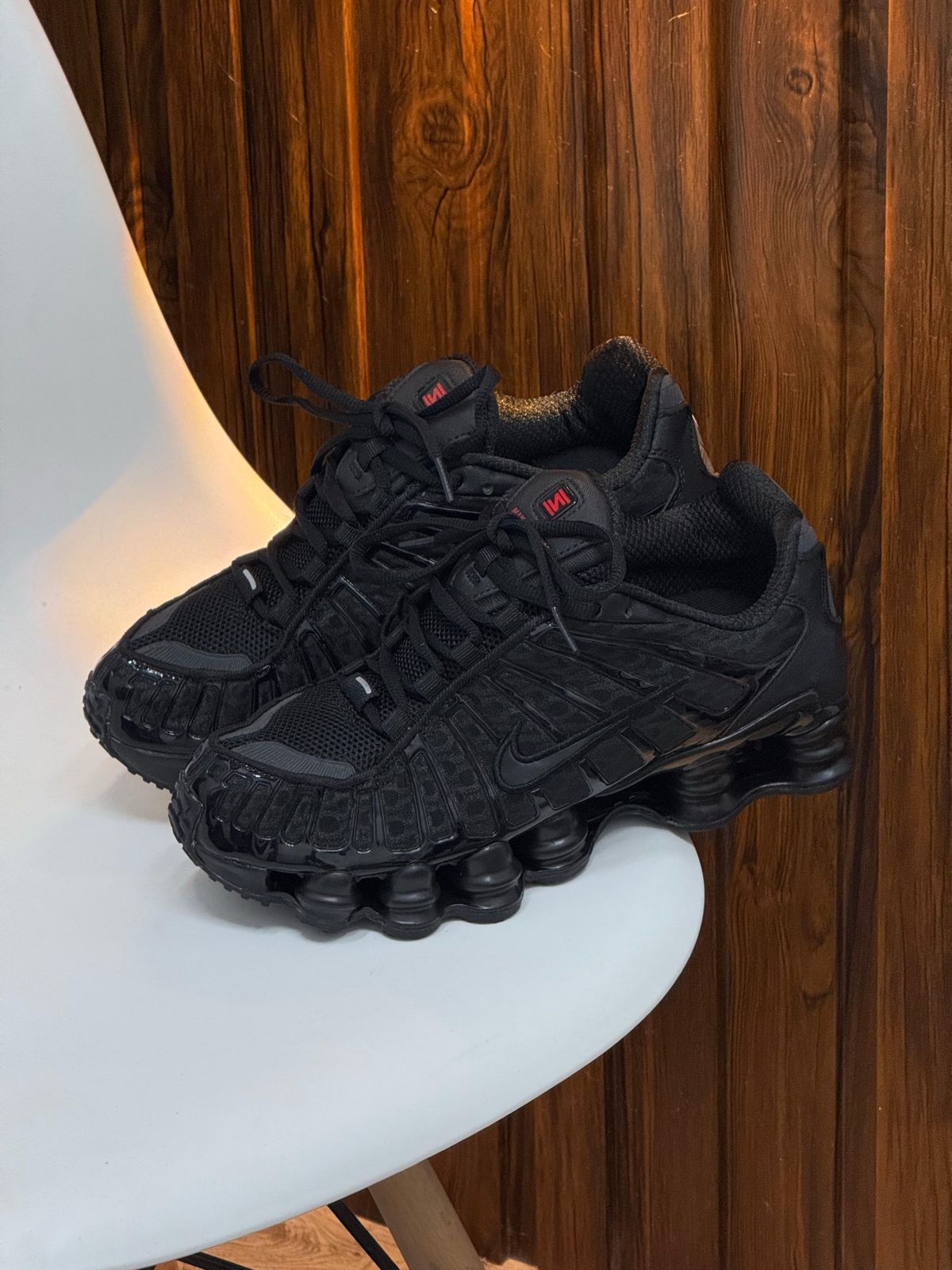 NIKE SHOX NEGRA