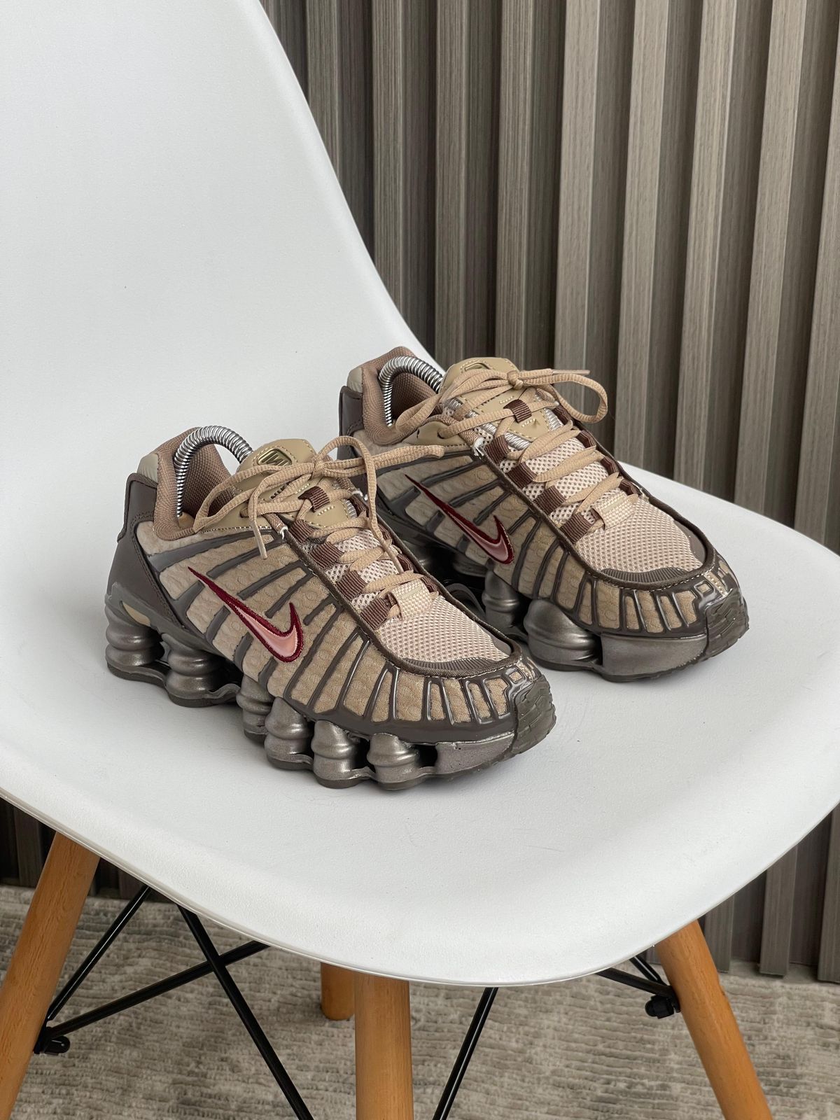 NIKE SHOX CAFE