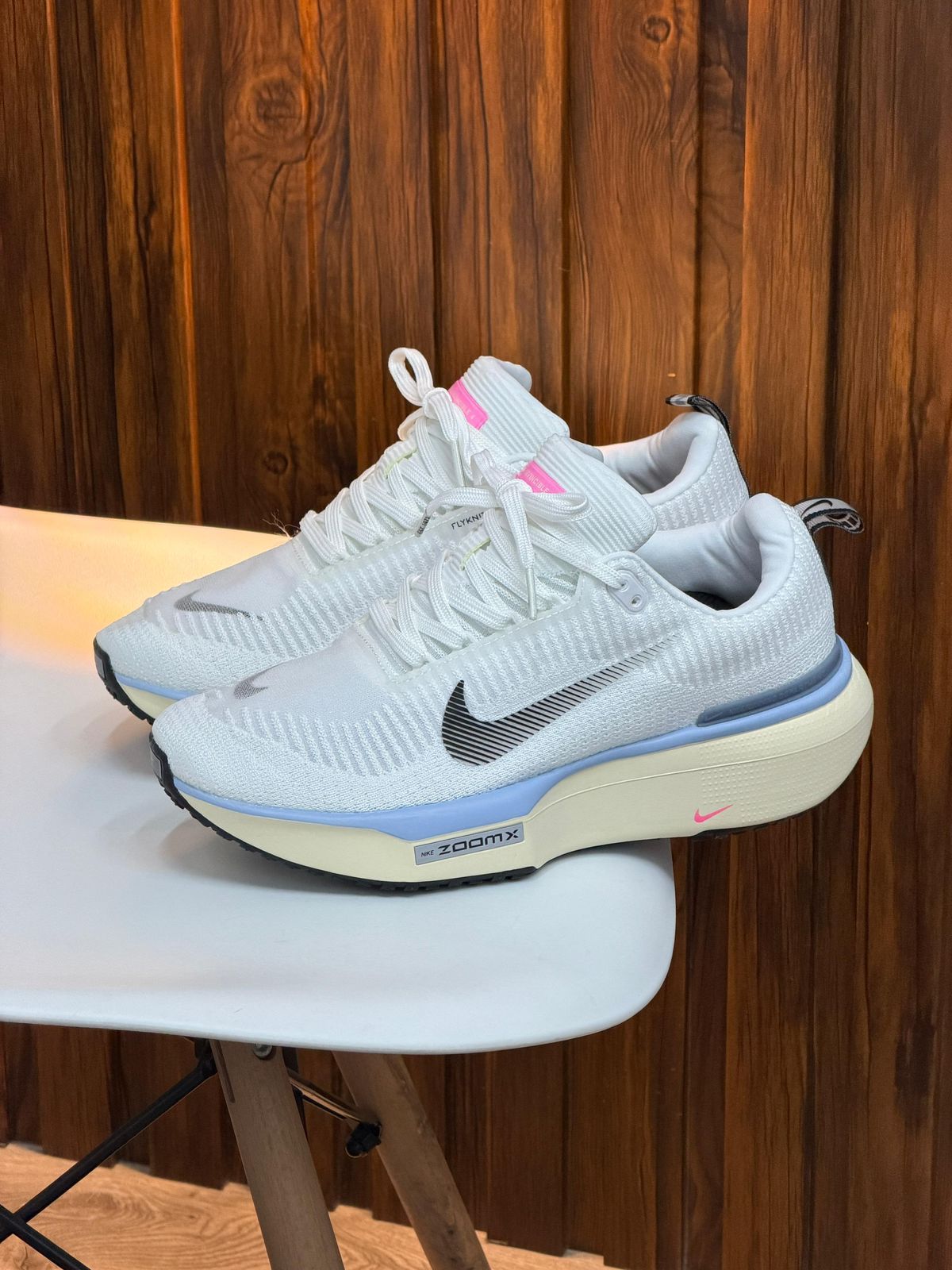 NIKE ZOOM INVINCIBLE BLANCA