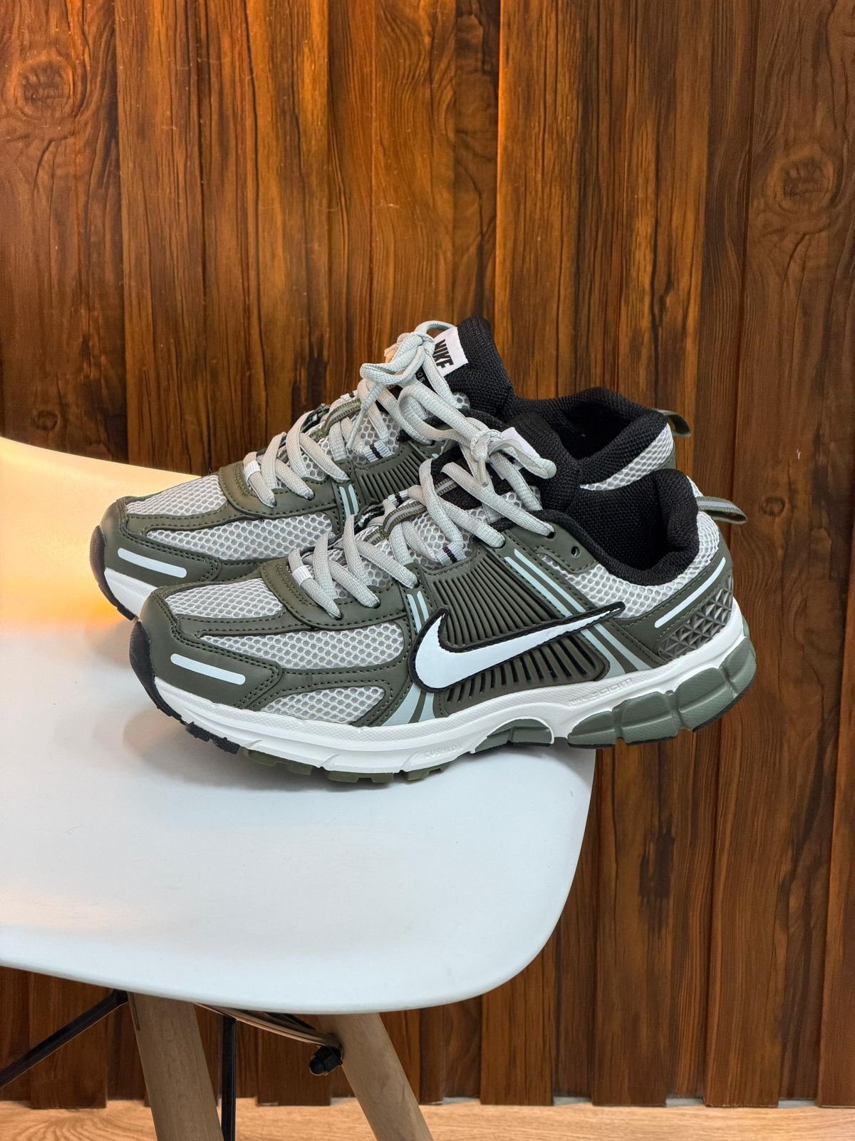 NIKE VOMERO VERDE