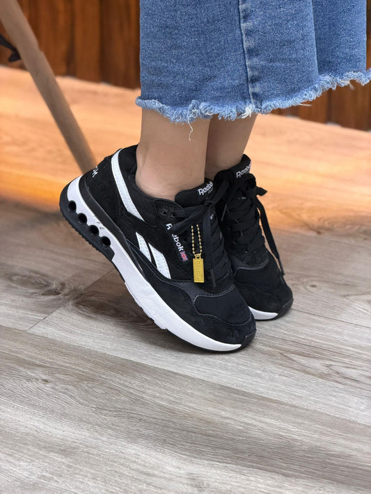 REEBOK NEGRA