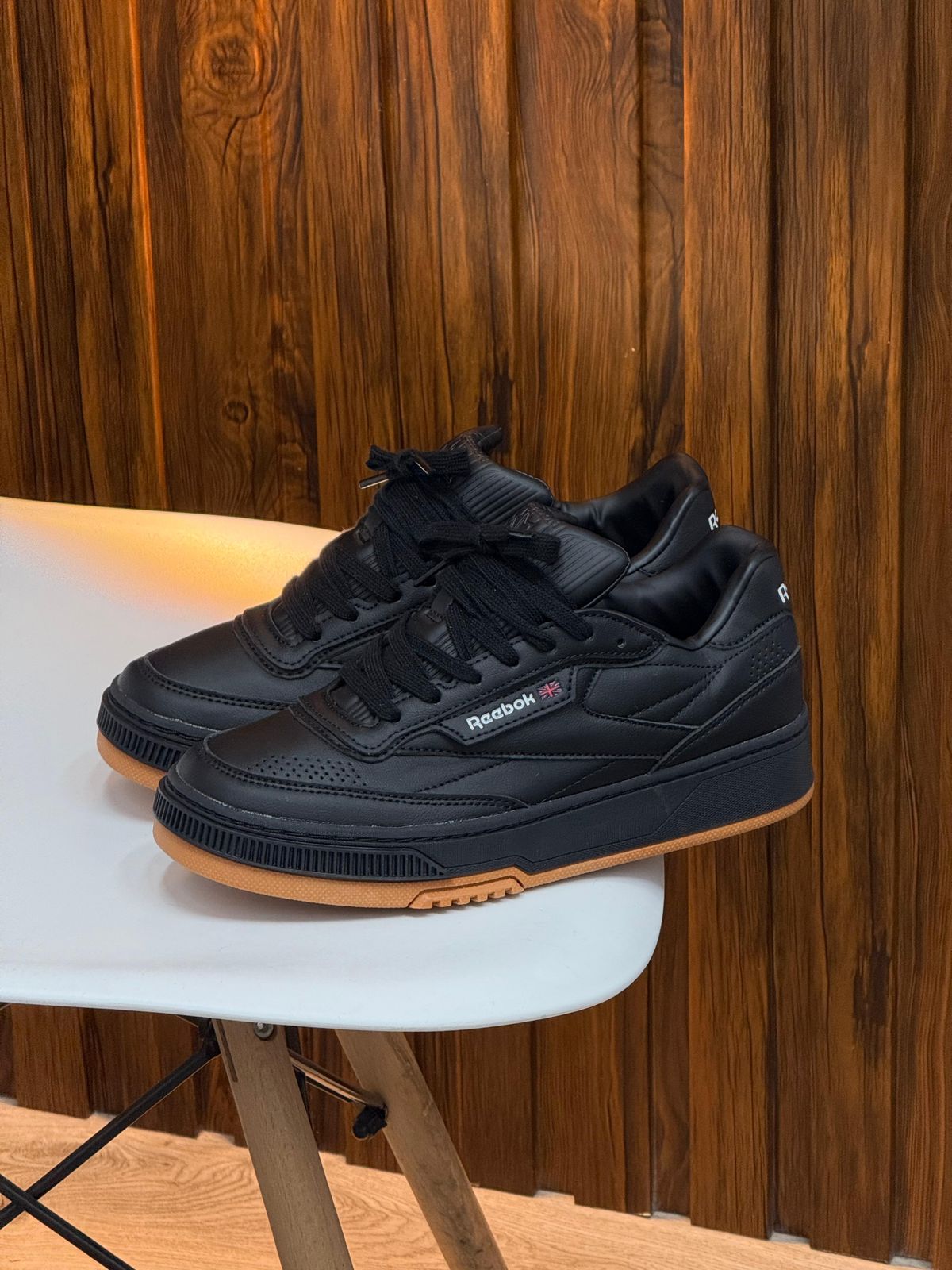 REEBOK NEGRA