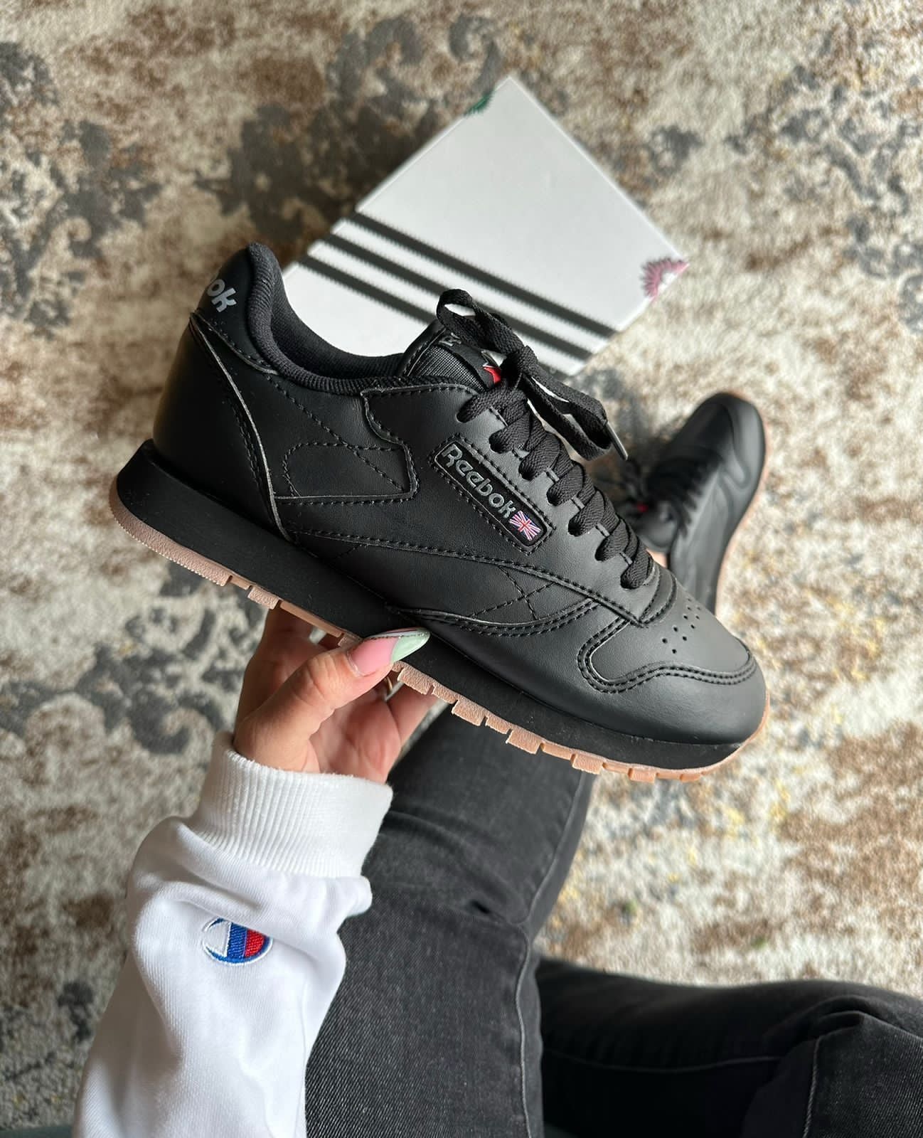 REEBOK NEGRA
