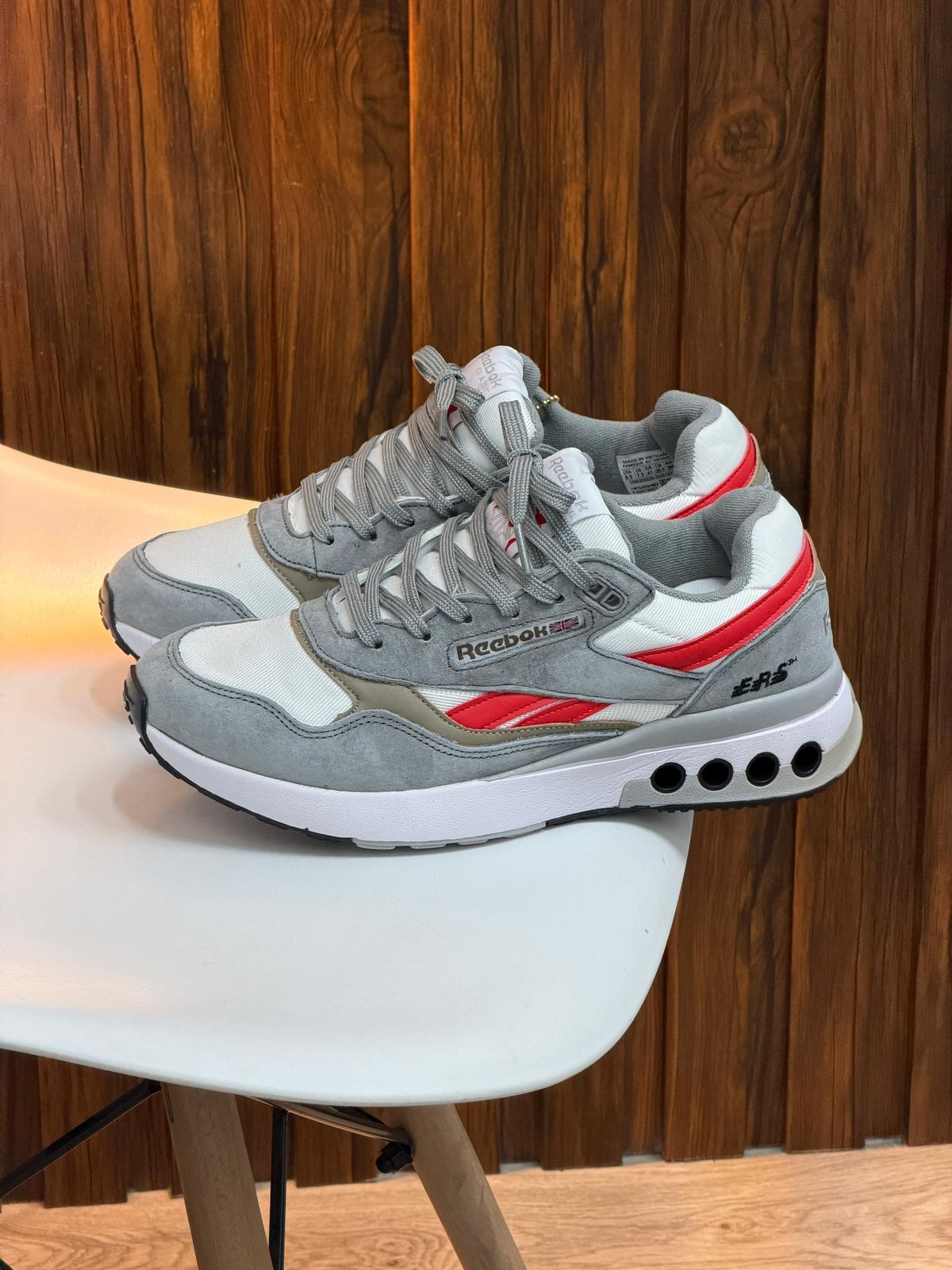 REEBOK GRIS