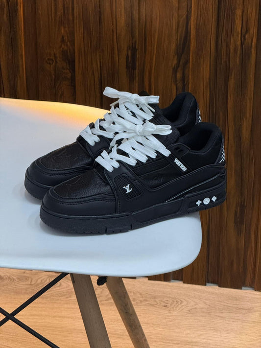 LOUIS VUITTON SKATE NEGRA