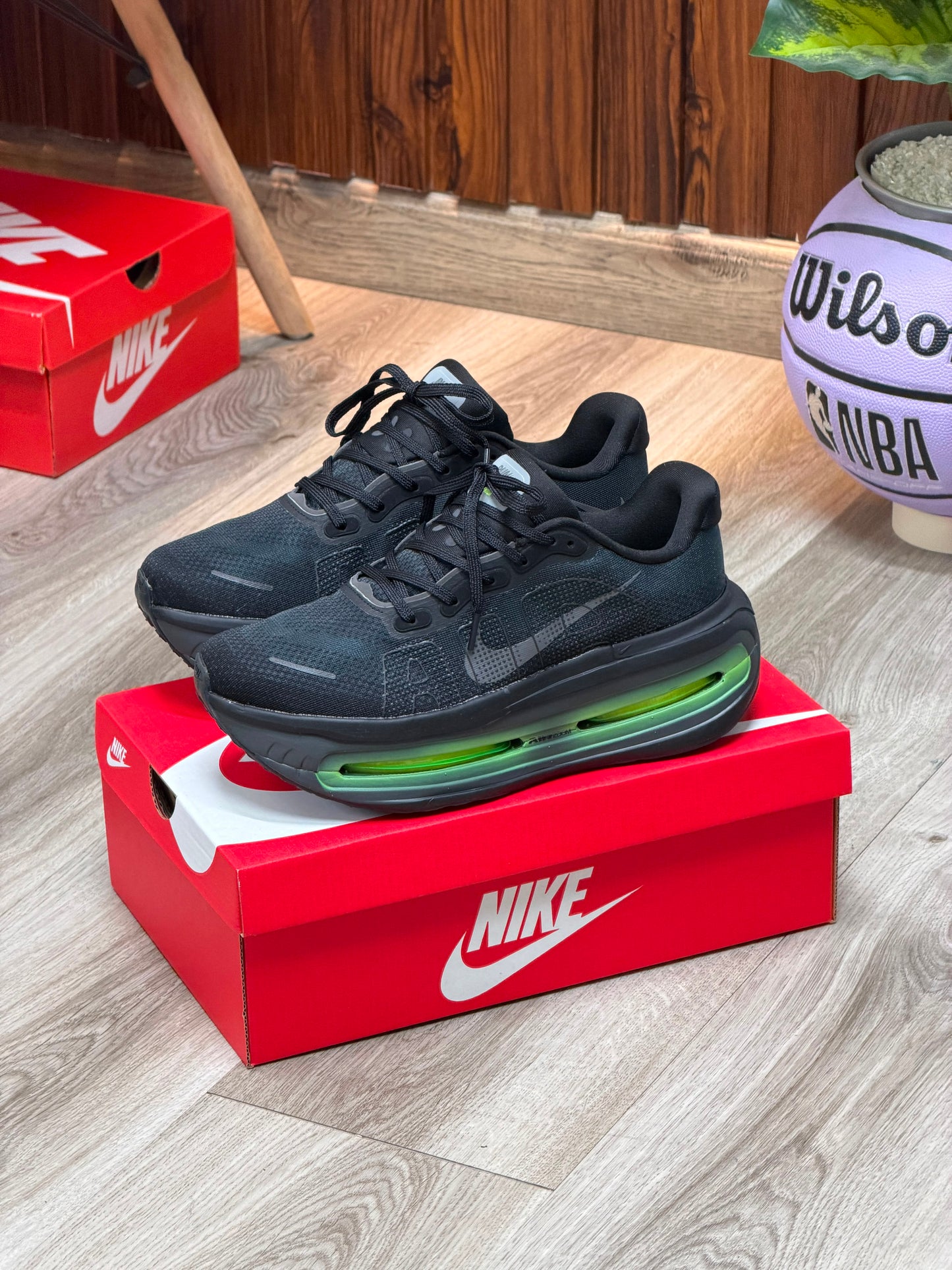 NIKE VOMERO PREMIUM NEGRO