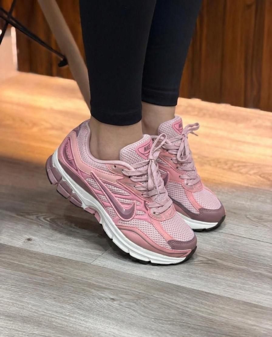NIKE VOMERO ROSADO