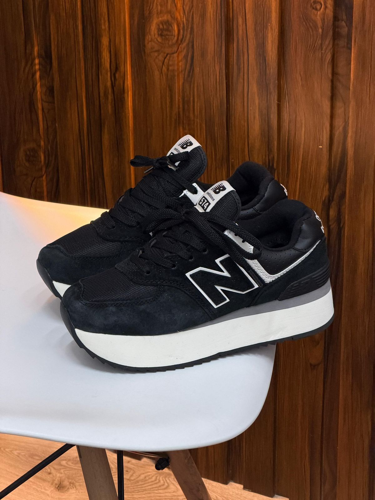 NEW BALANCE 574 PLATAFORMA NEGRA
