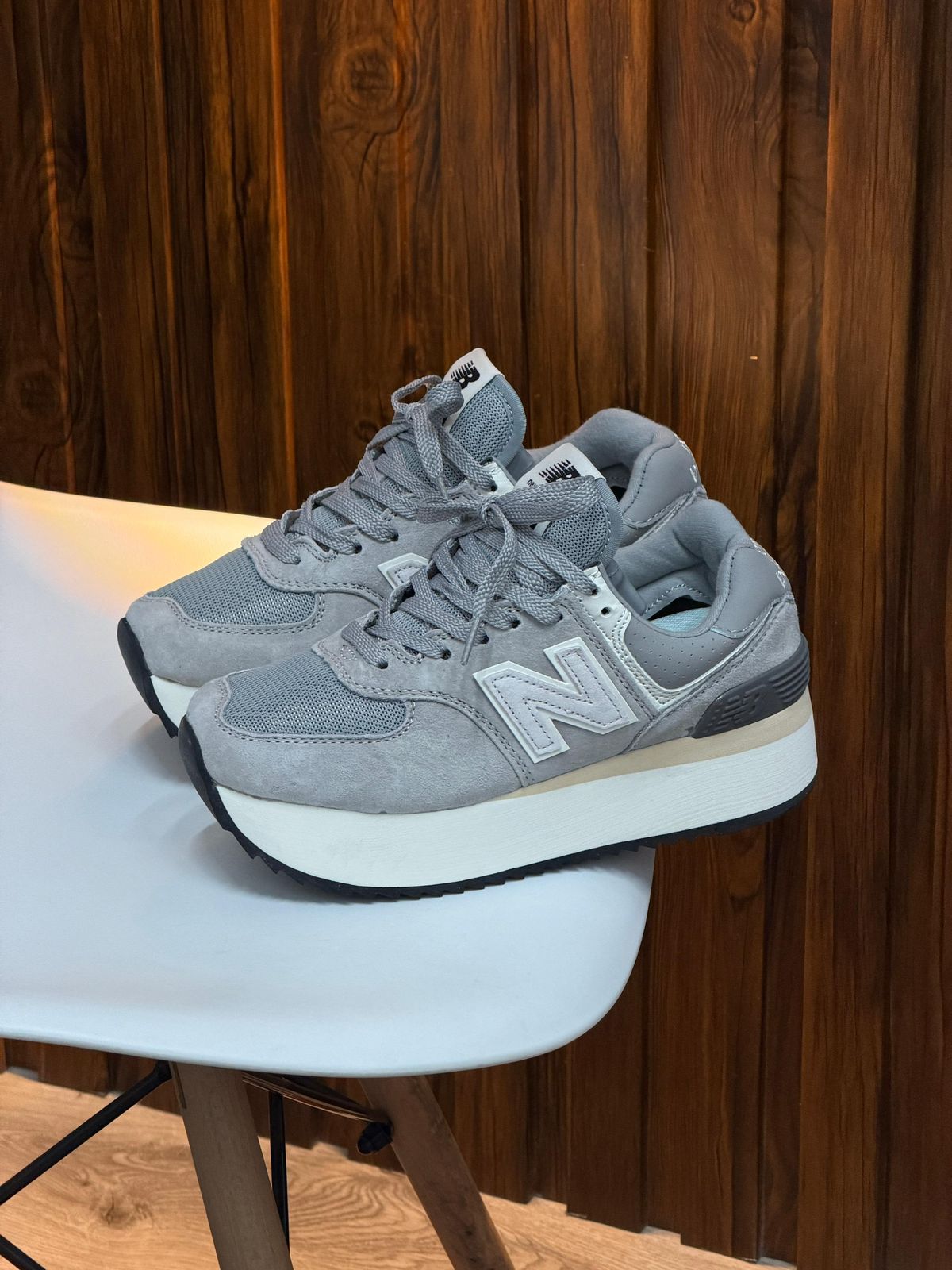 NEW BALANCE 574 PLATAFORMA GRIS
