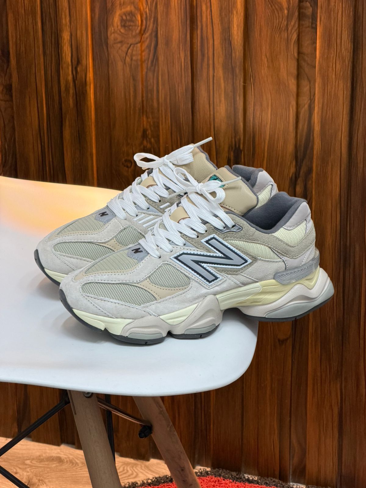 NEW BALANCE 9060 CREMA GRIS