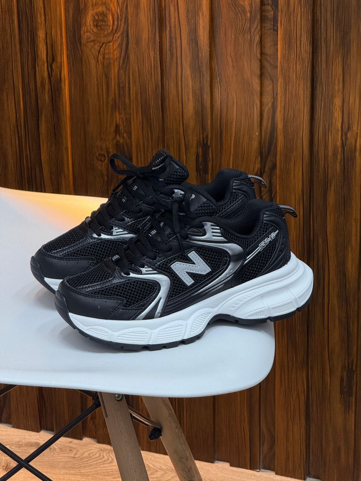 NEW BALANCE 530 V2 PLATAFORMA NEGRA