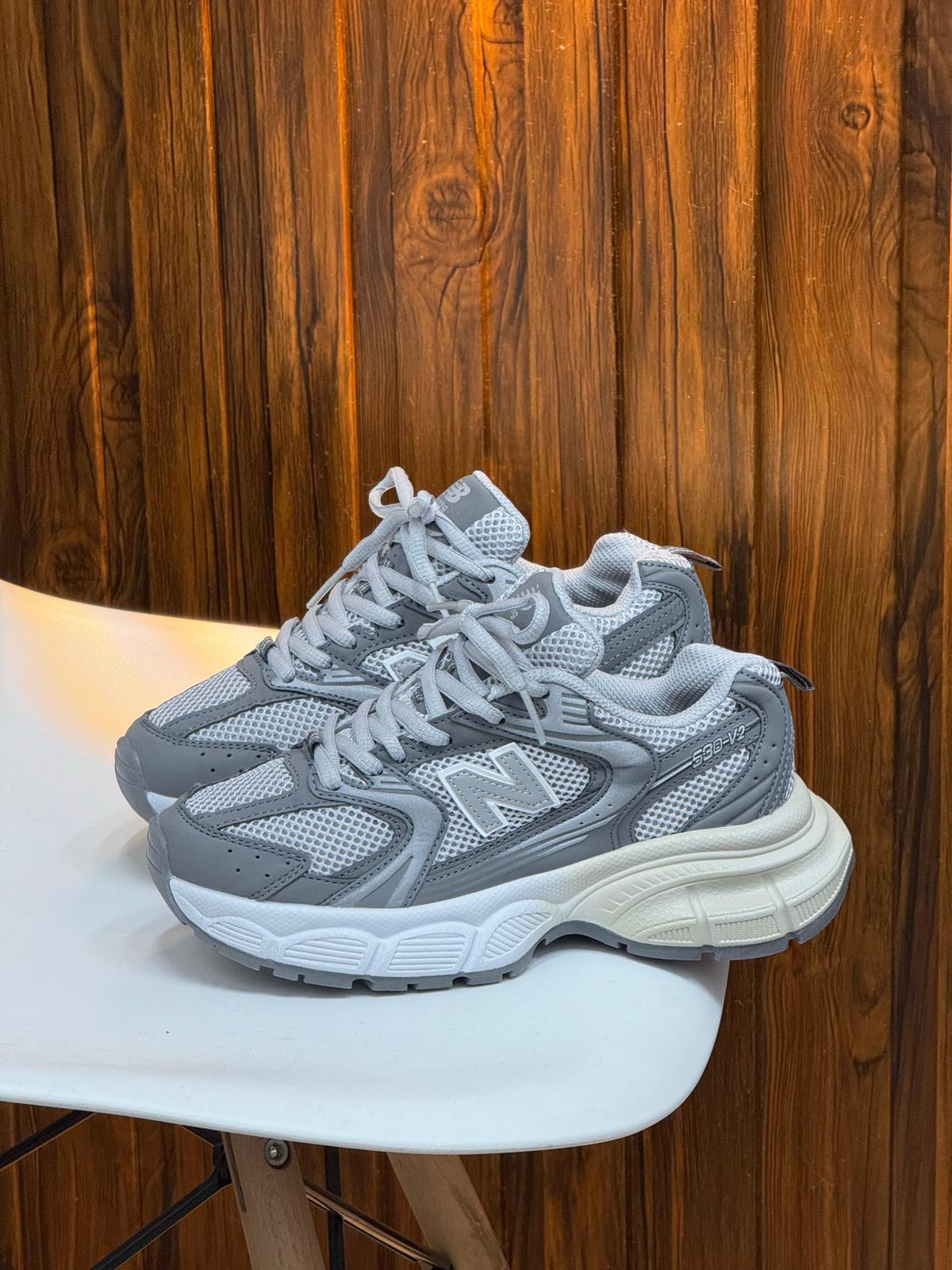 NEW BALANCE 530 V2 PLATAFORMA GRIS
