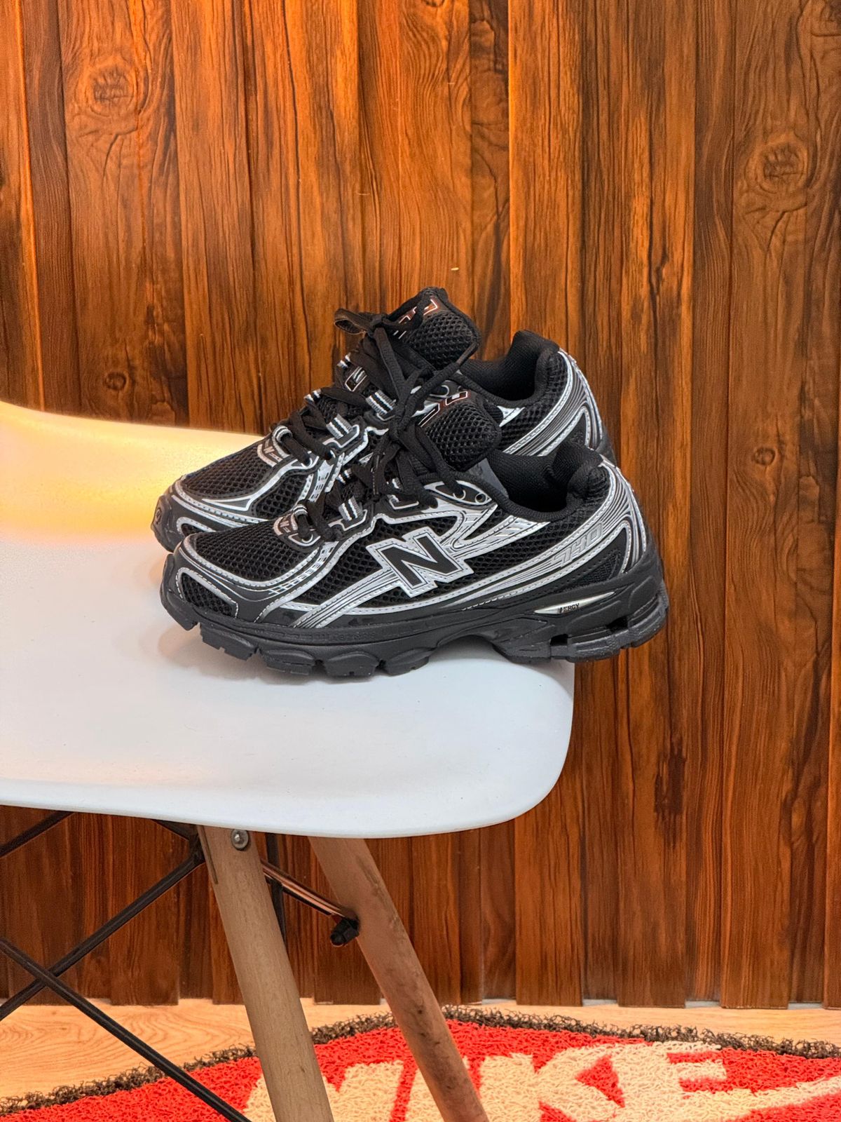 NEW BALANCE 740 NEGRA