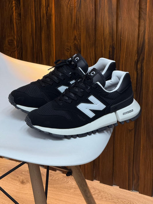 NEW BALANCE 1300 NEGRA