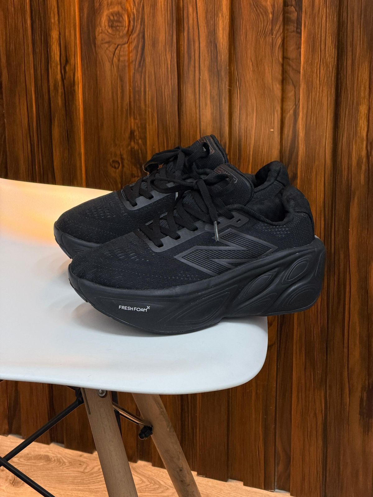 NEW BALANCE FRESH FOAM NEGRA