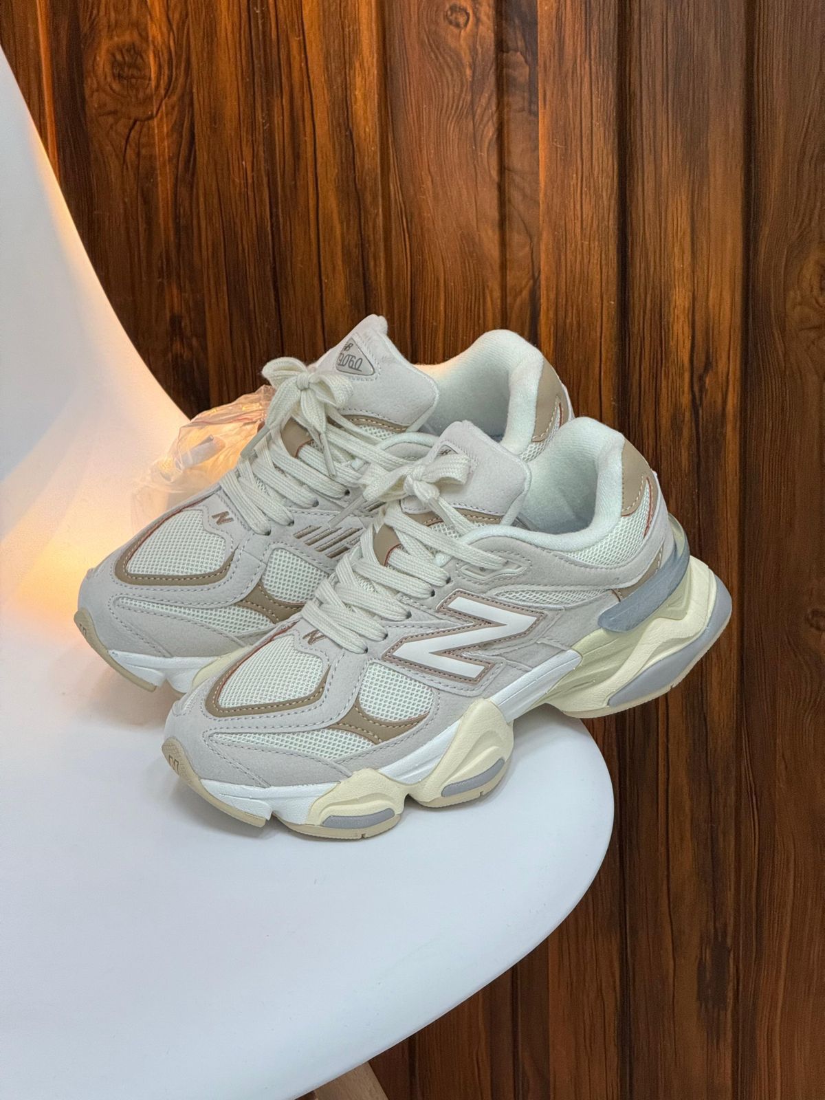 NEW BALANCE 9060 BEIGE