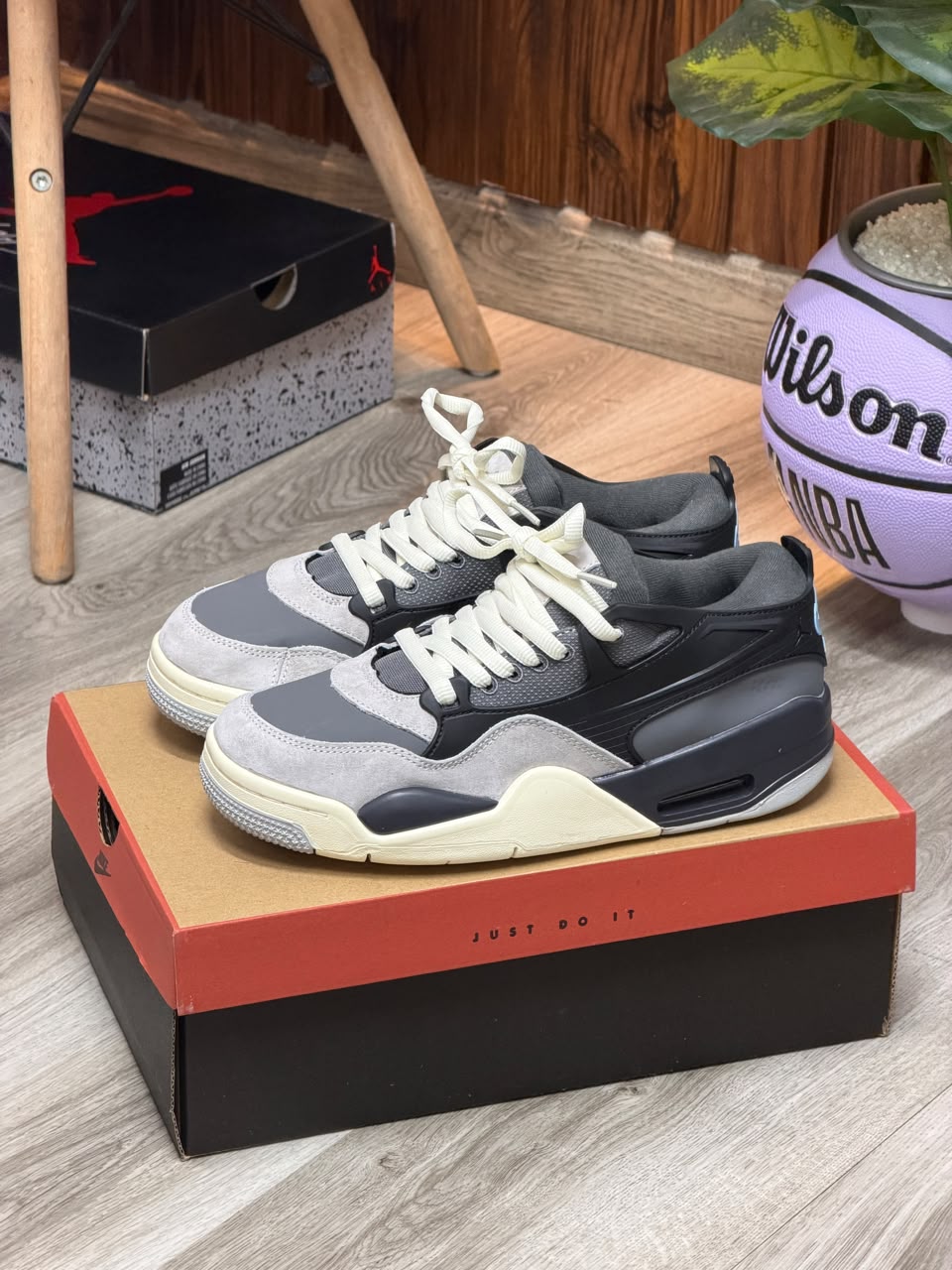 JORDAN RETRO 4 RM GRIS