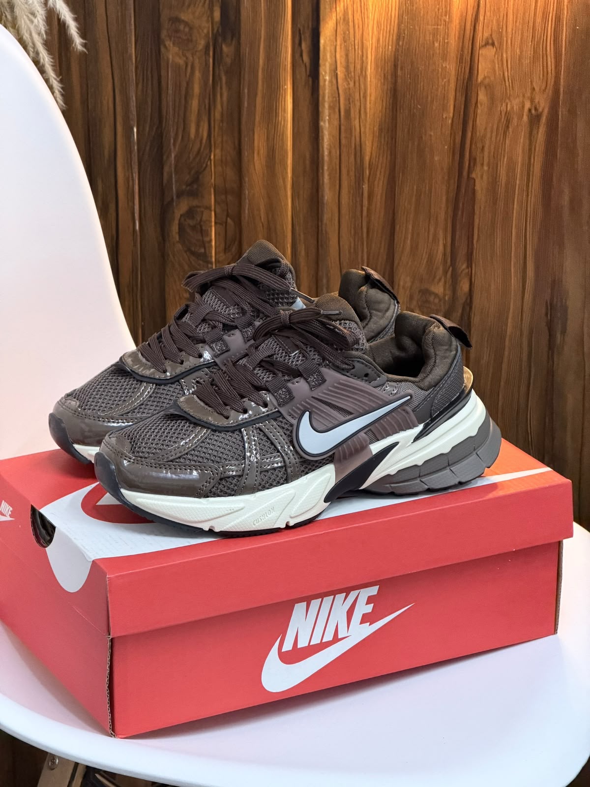 NIKE V2K RUN FAVORITOS